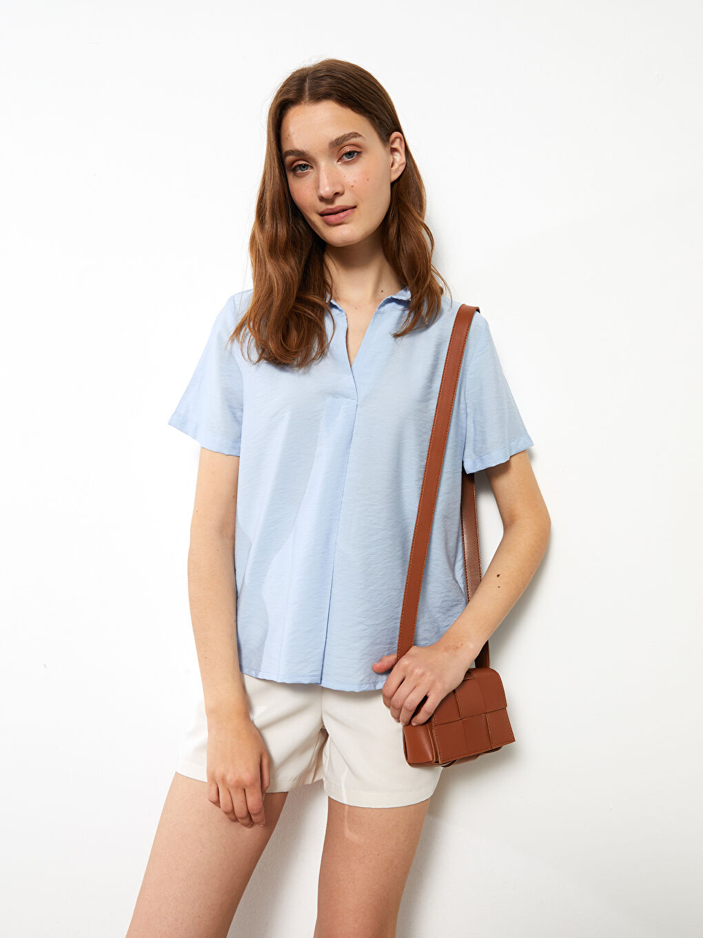 LCWAIKIKI Classic Shirt Collar Plain Short Sleeve Crepe Fabric Women's Blouse -S2HE03Z8-G9Q
