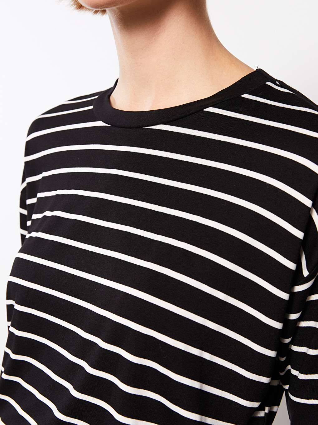 Crew Neck Striped Short Sleeve Women's T-Shirt-3