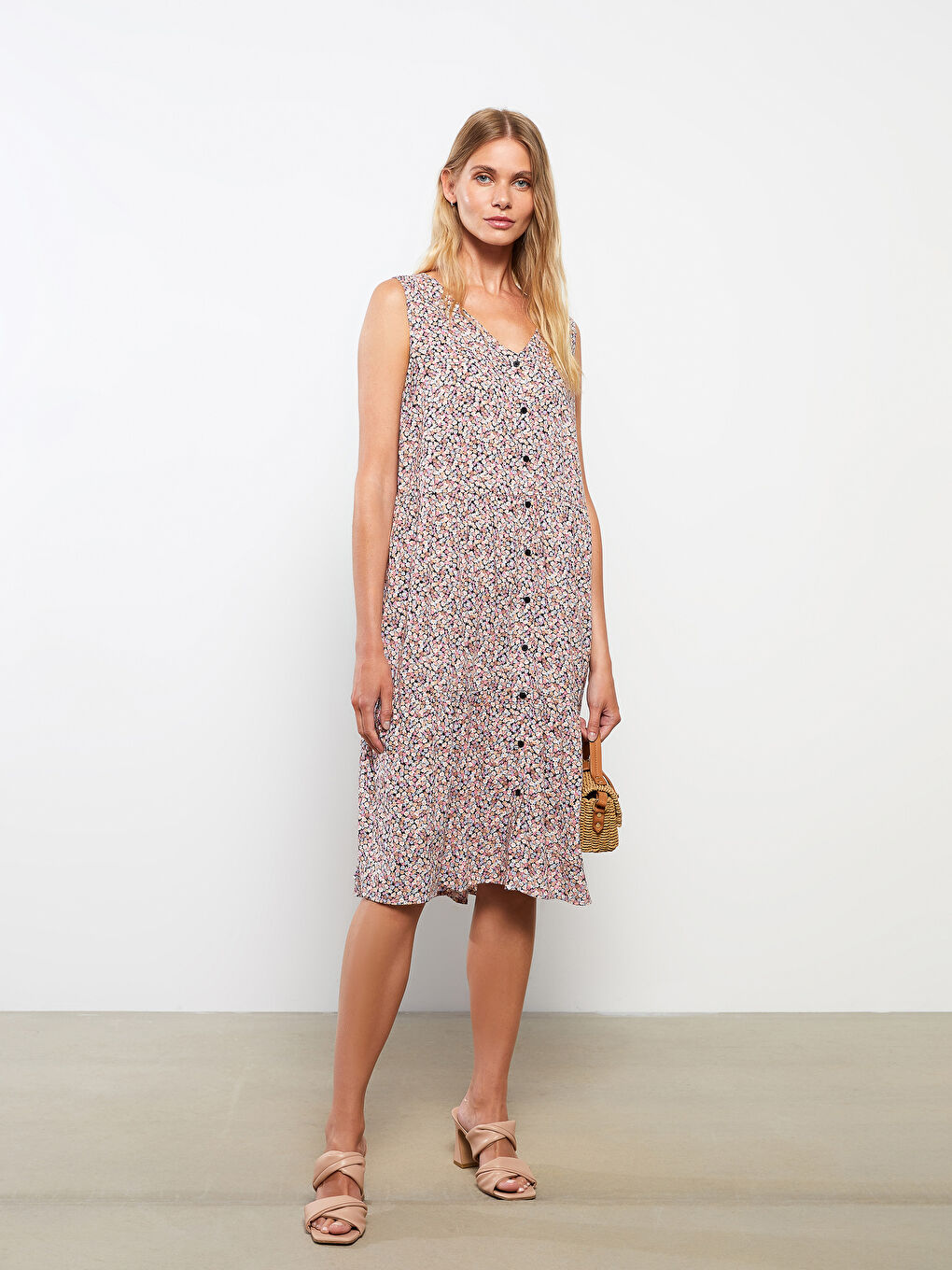 LCWAIKIKI Classic V Neck Patterned Sleeveless Viscose Women Dress -S2HE59Z8-F9C