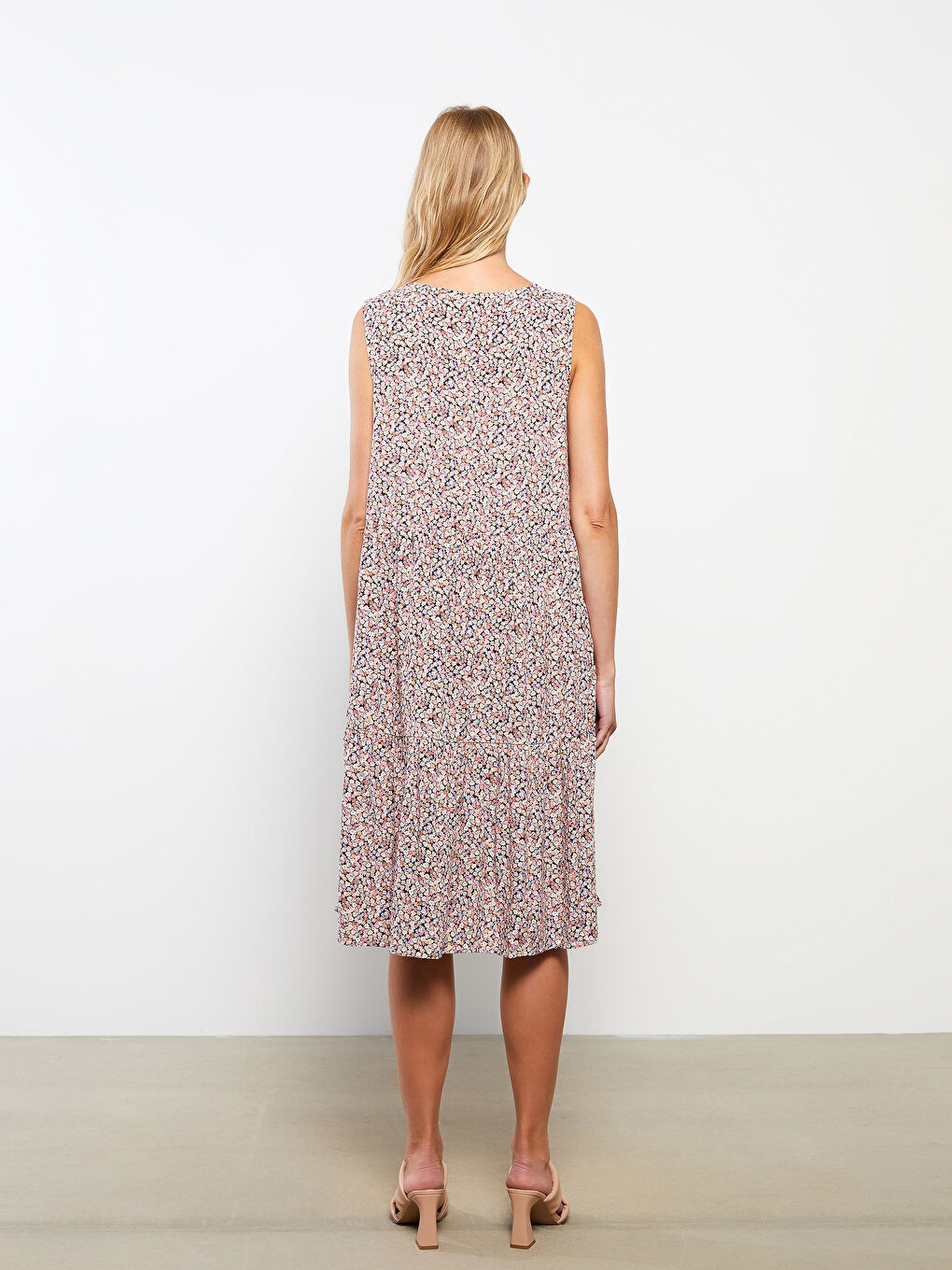 LCWAIKIKI Classic V Neck Patterned Sleeveless Viscose Women Dress -S2HE59Z8-F9C