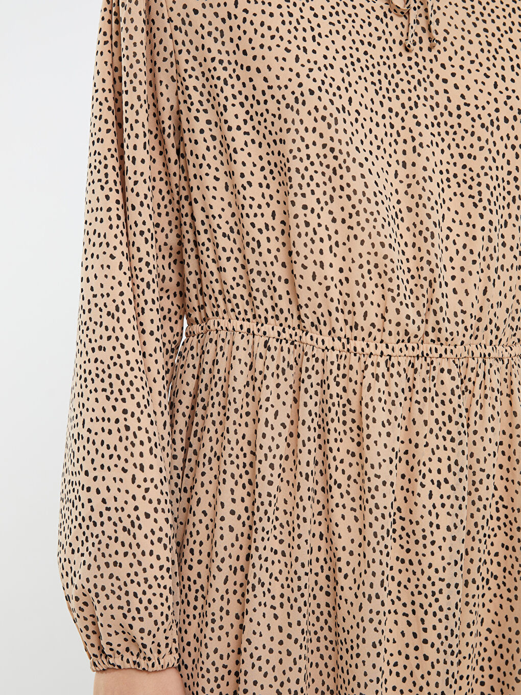 LCWAIKIKI Classic Robe à Manches Longues à Motif avec Col Lavallière pour Femmes -S2HE80Z8-LQB