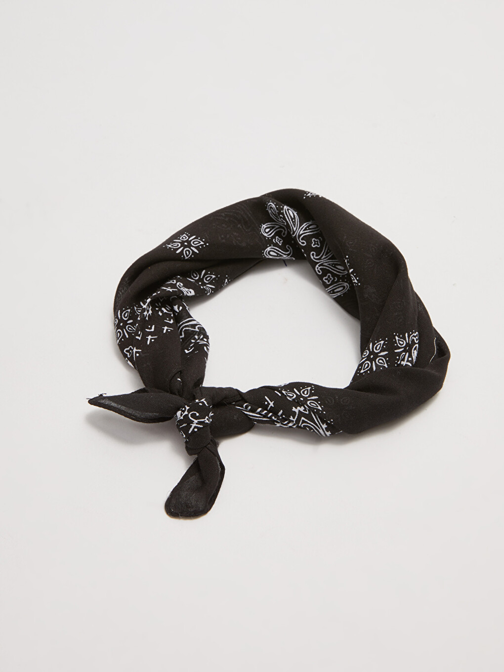 Siyah Pamuklu Desenli Kadın Bandana-2