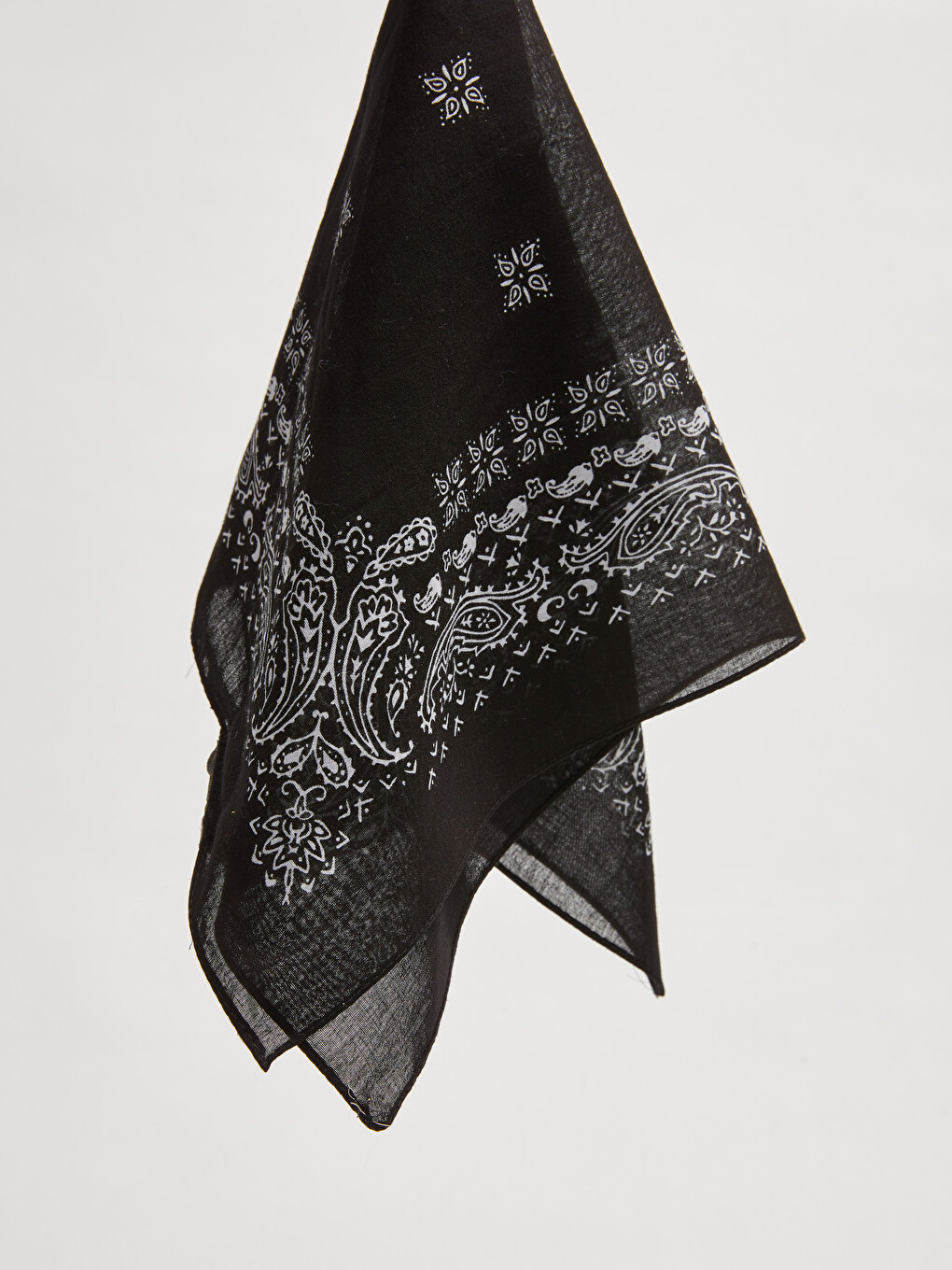 Siyah Pamuklu Desenli Kadın Bandana-4