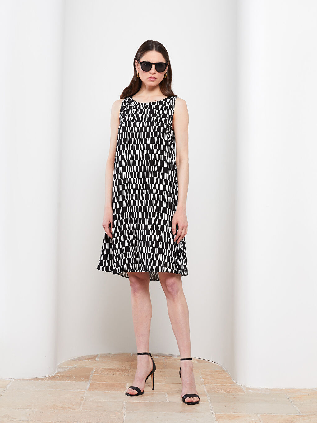 Ekru Bisiklet Yaka Desenli Kolsuz A Kesim Viskon Kadın Elbise-3