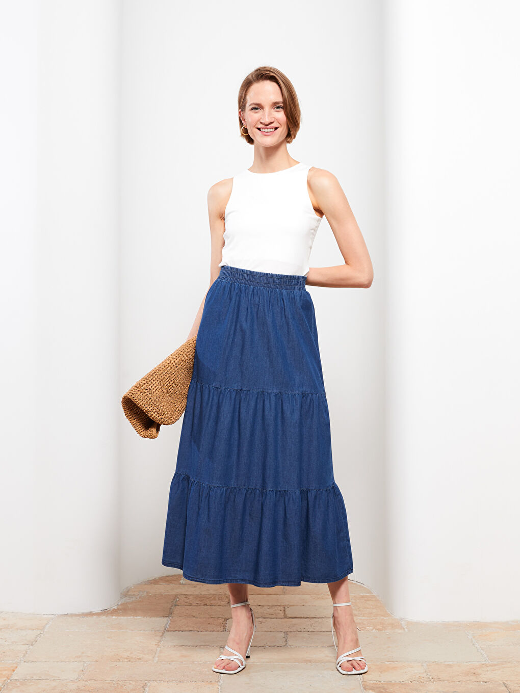 جيبة دينيم سادة بخصر مرن للسيدات