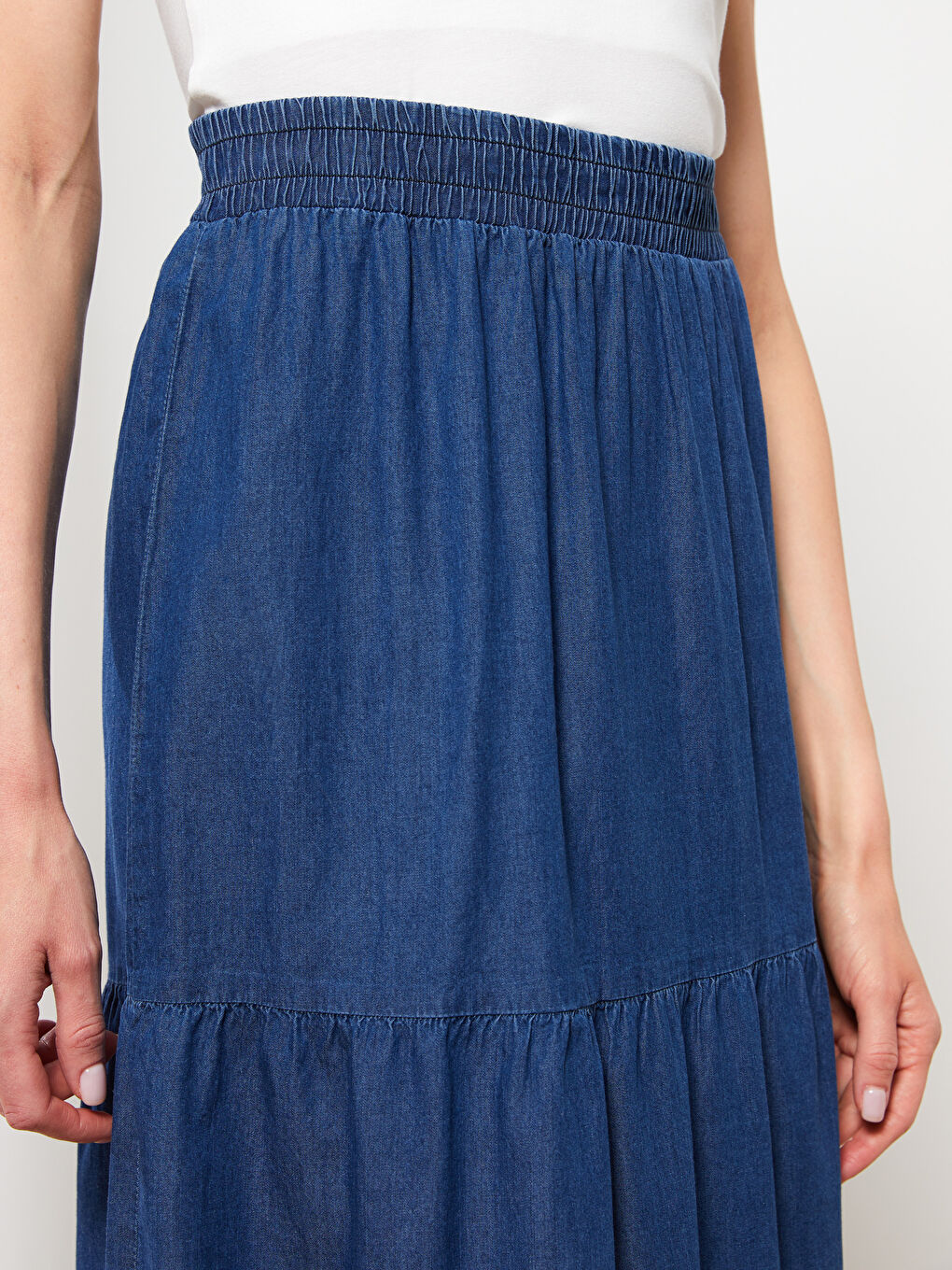 جيبة دينيم سادة بخصر مرن للسيدات-2