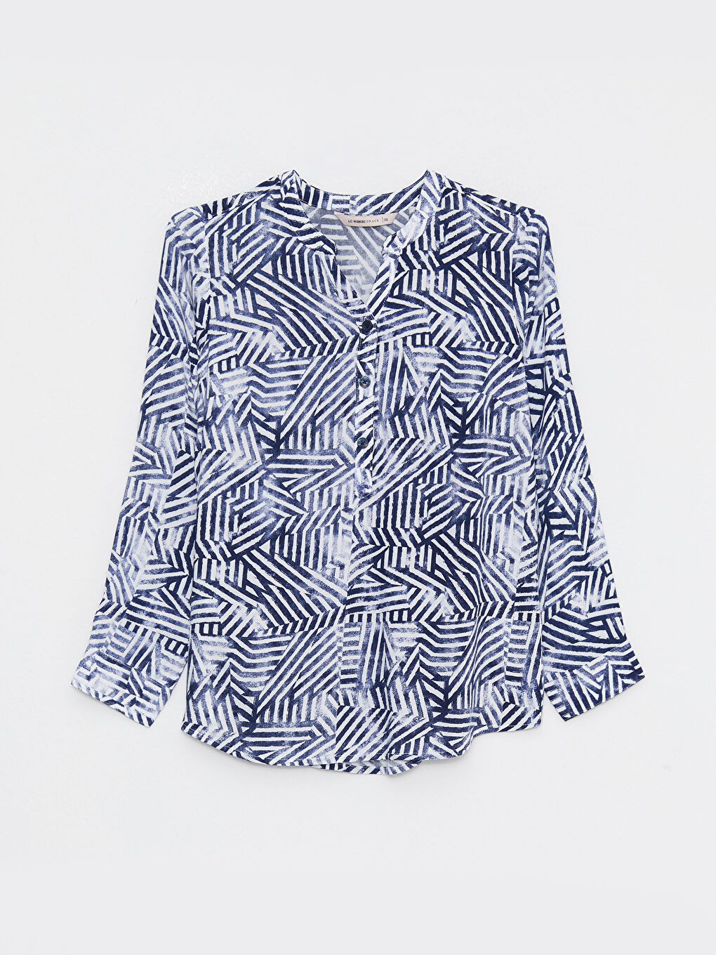 Bluza ženska viskozna sa dezenom, dugih rukava i Henley izrezom-5