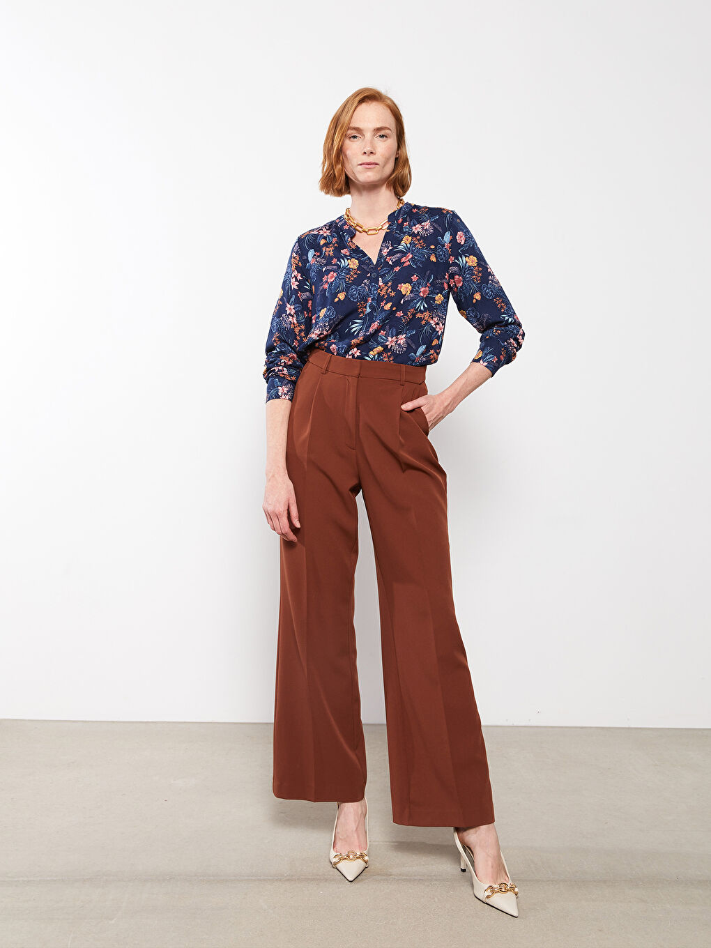 LC Waikiki Bluza sa Henley okovratnikom, cvetnim uzorkom, dugim rukavima, od viskoze za žene -S2HG51Z8-LSJ