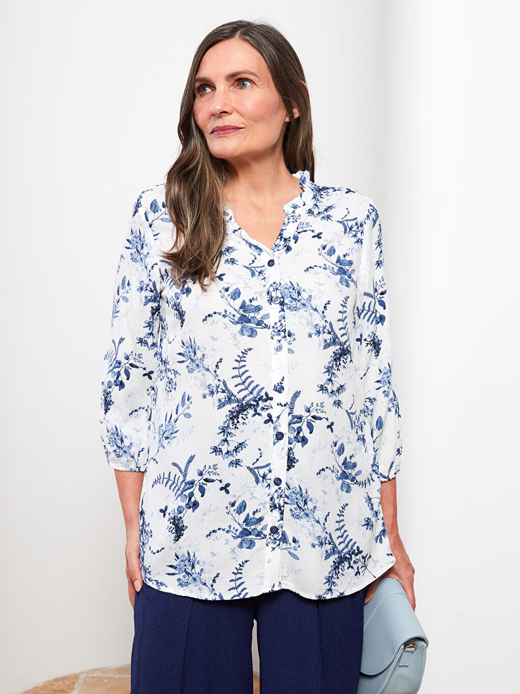 قميص نسائي فيسكوز بياقة بشق مطبوع بأكمام طويلة