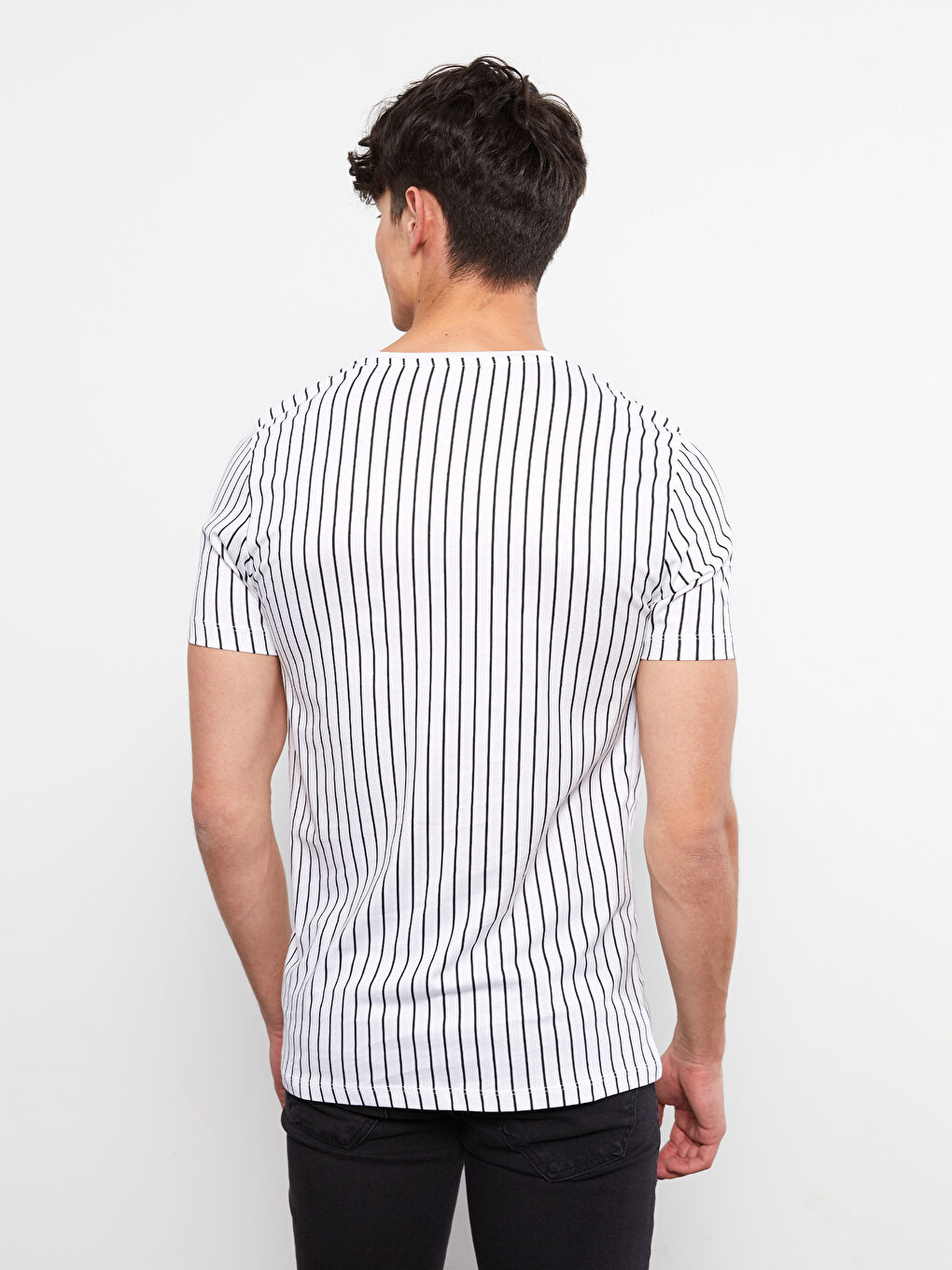 Beyaz Bisiklet Yaka Kısa Kollu Çizgili Penye Erkek Tişört-4