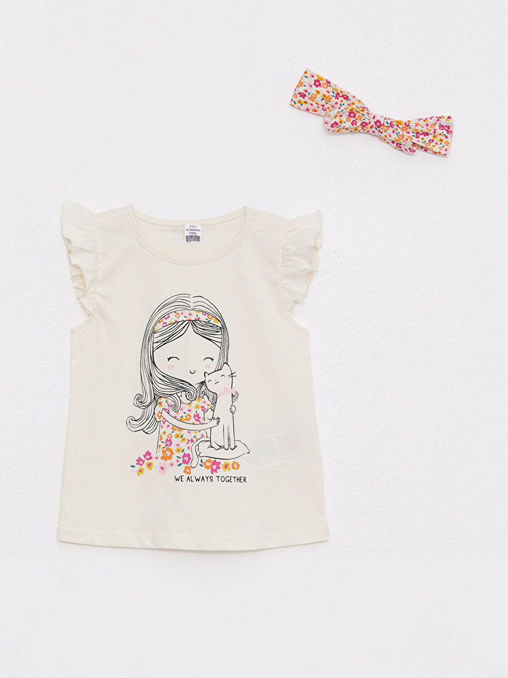 تيشيرت كم قصير ياقة دائرية مطبوع شورت وباند شعر قطن طقم ٣ قطع للبنات الرضع-1