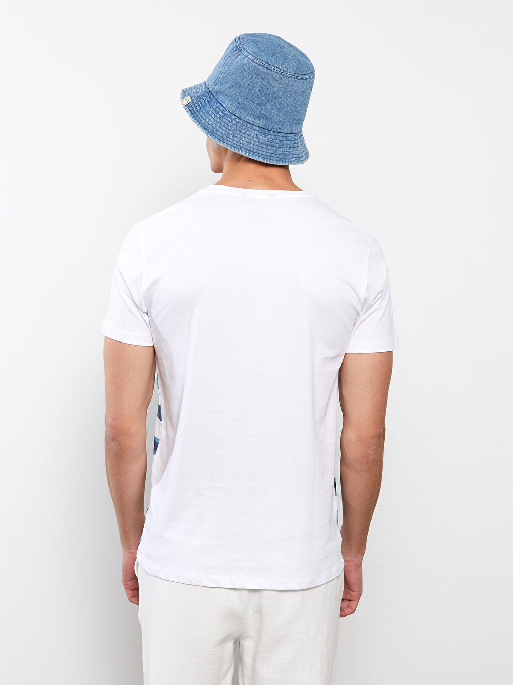 Beyaz Bisiklet Yaka Kısa Kollu Çizgili Penye Erkek Tişört-4