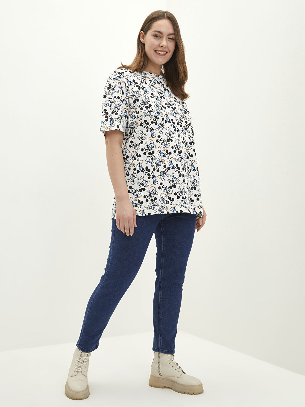 İndigo Büyük Beden Beli Lastikli Cep Detaylı Kadın Rodeo Jean Pantolon-1