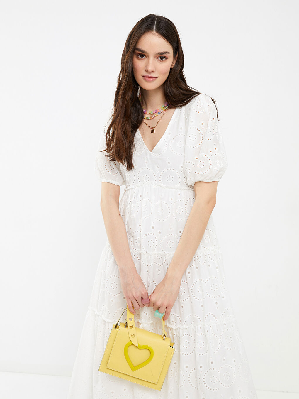 Beyaz V Yaka Kendinden Desenli Kısa Kollu Pamuklu Kadın Elbise-2