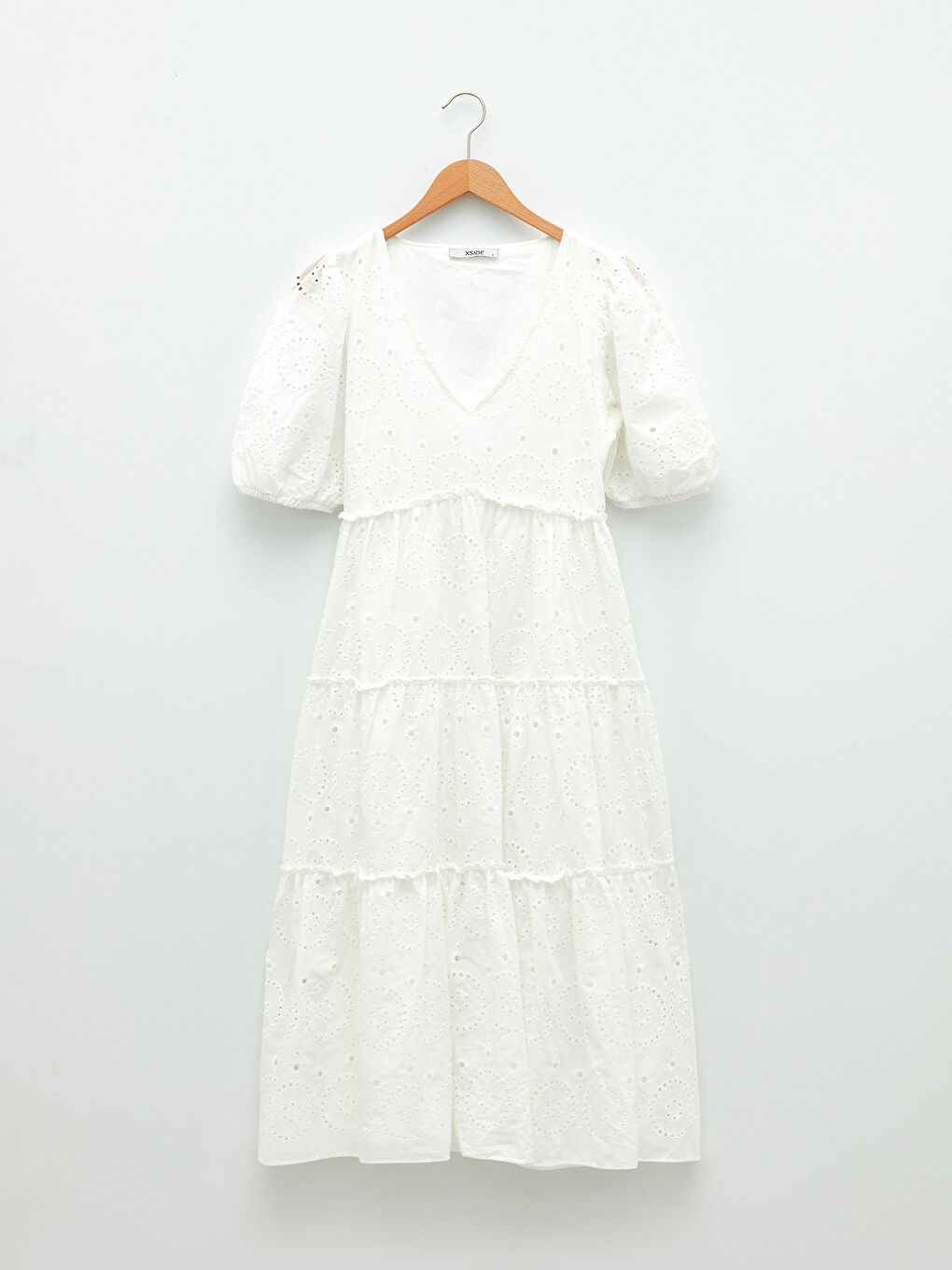 Beyaz V Yaka Kendinden Desenli Kısa Kollu Pamuklu Kadın Elbise-6