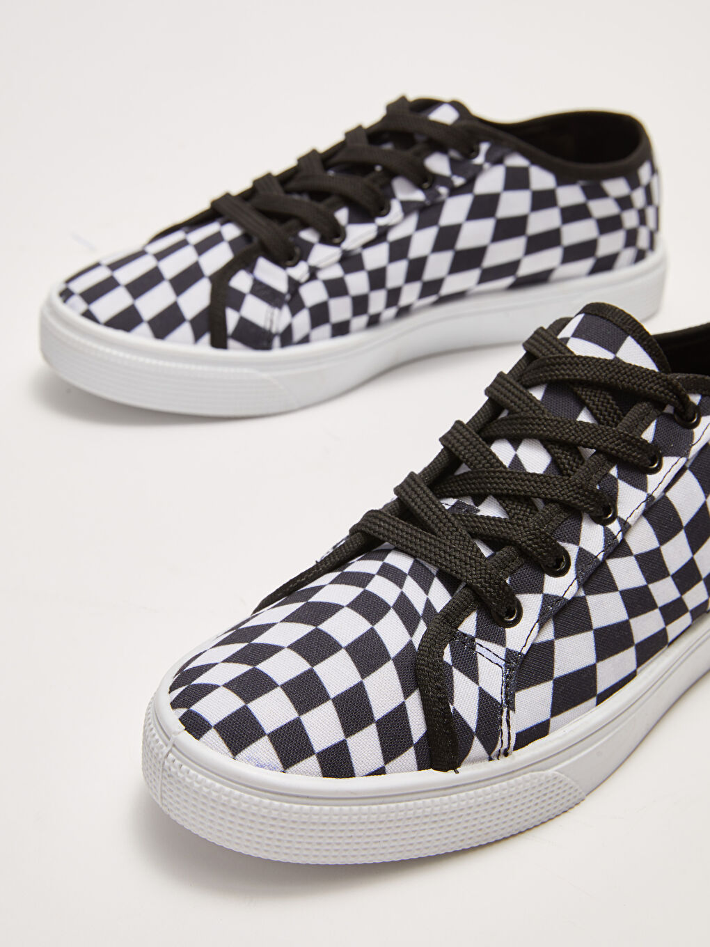 Siyah Dama Desenli Bağcıklı Kadın Spor Ayakkabı-2