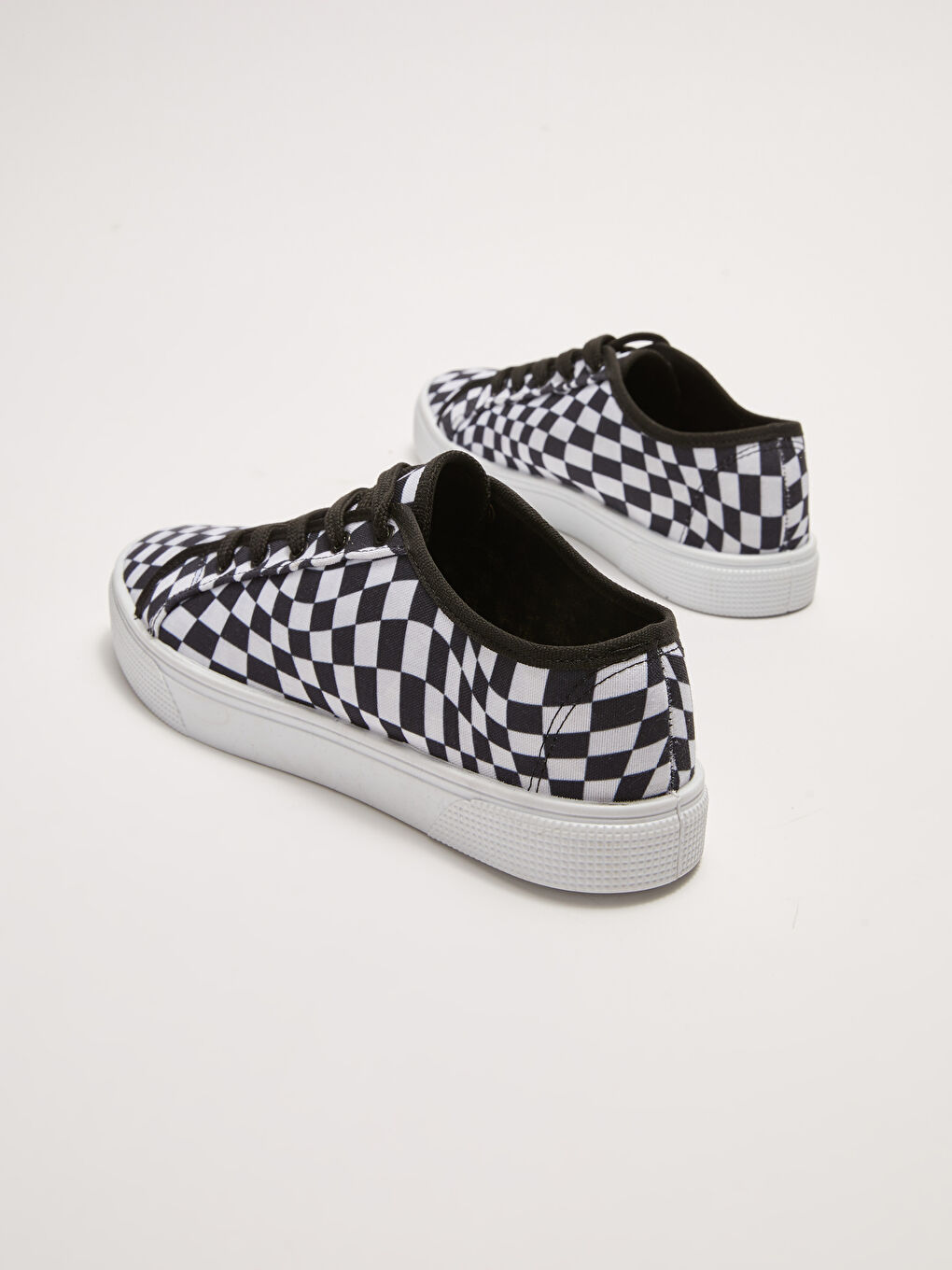 Siyah Dama Desenli Bağcıklı Kadın Spor Ayakkabı-4