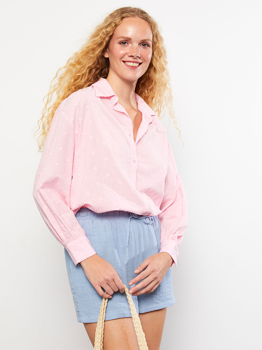 Pembe Önden Düğme Kapamalı Nakışlı Uzun Kollu Poplin Kadın Gömlek