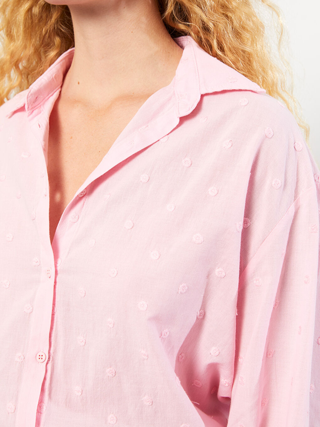 Pembe Önden Düğme Kapamalı Nakışlı Uzun Kollu Poplin Kadın Gömlek-2