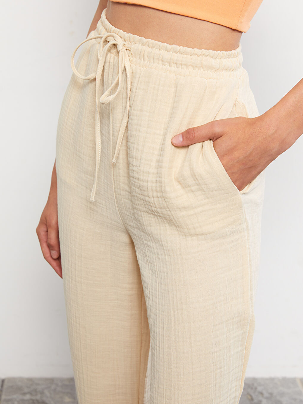 Bej Kadın Beli Lastikli Standart Fit Düz Pantolon-3