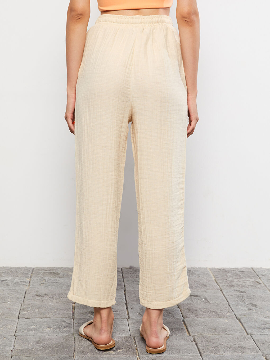 Bej Kadın Beli Lastikli Standart Fit Düz Pantolon-4