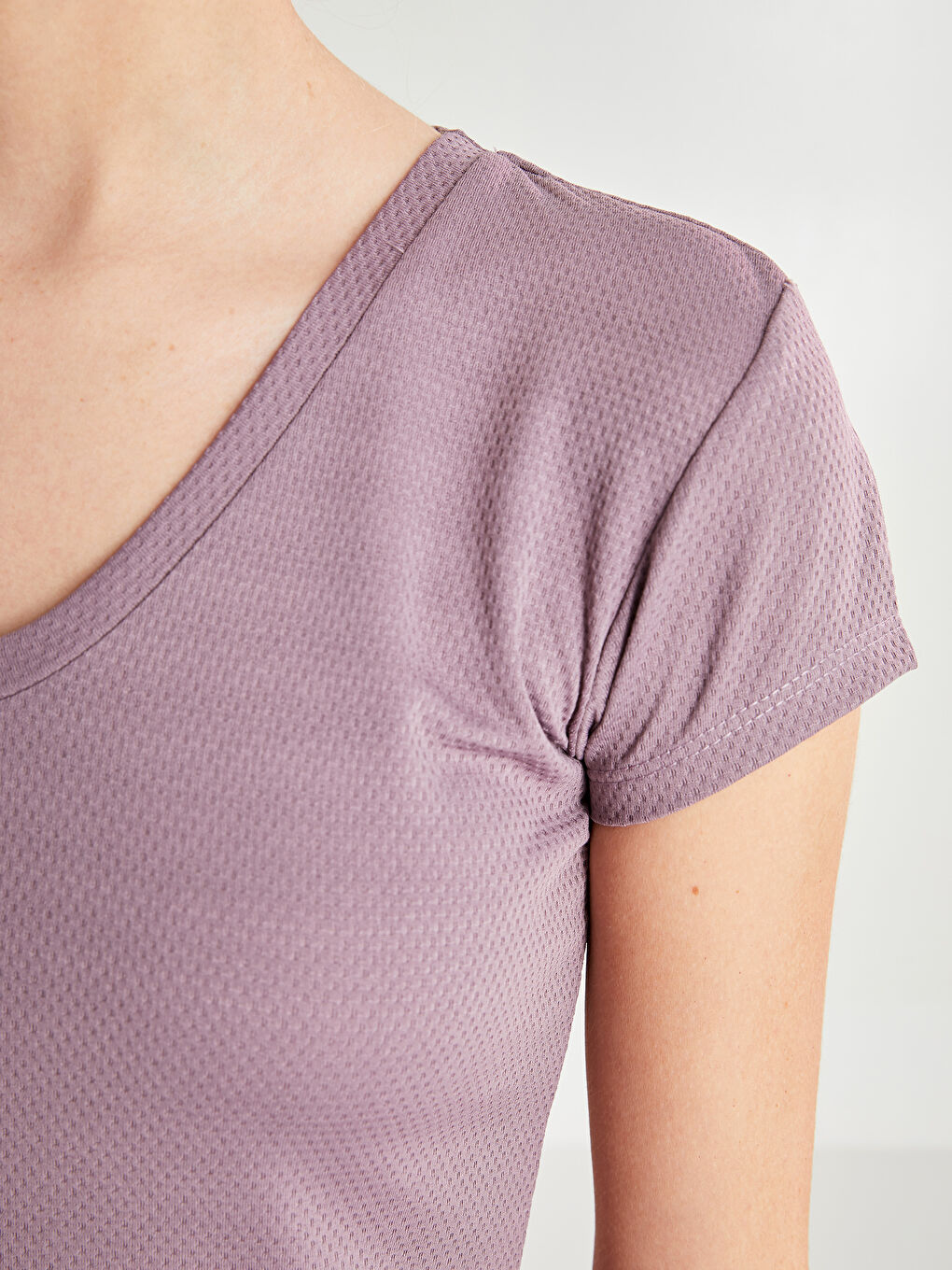 XSIDE ACTIVE V-Neck Self Patterned Short Sleeve Women's Sports T-Shirt -S2HK24Z8-QUF
