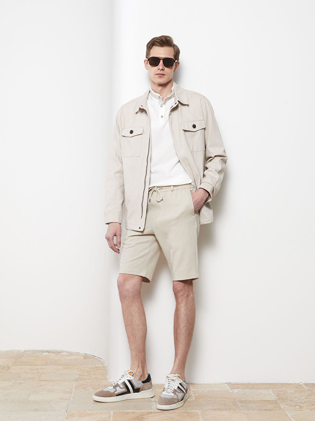 Bej Slim Fit Dokulu Erkek Şort