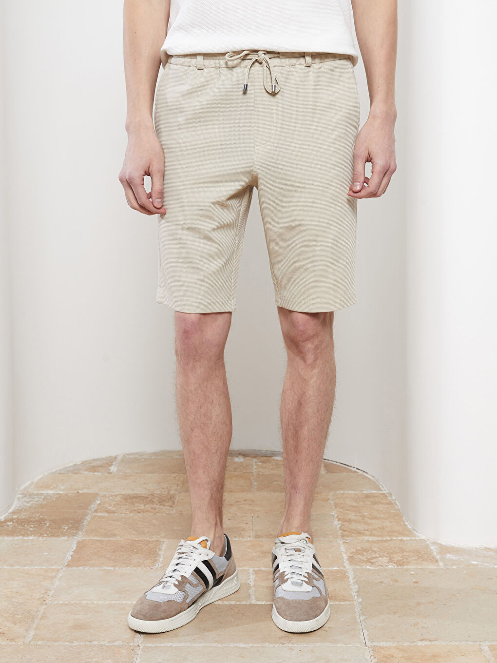 Bej Slim Fit Dokulu Erkek Şort-2