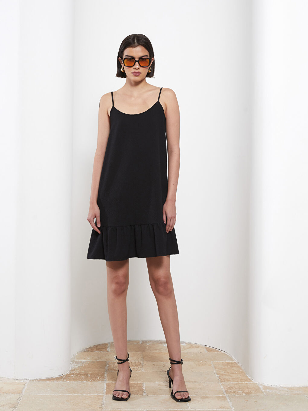 فستان نساء برقبة على شكل حرف U بحمالات فورم A-2