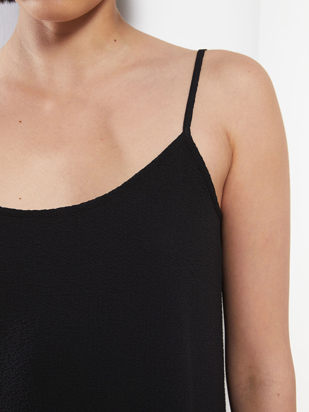 فستان نساء برقبة على شكل حرف U بحمالات فورم A-3