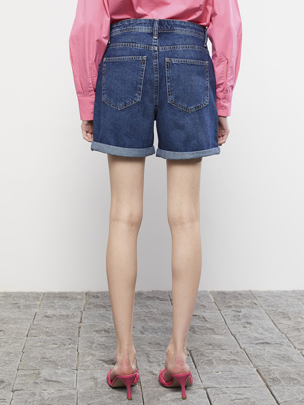 LCW Jeans Teksas šorts Rodeo za žene sa ravnim krojem, standardnog kroja i pocepanim detaljima -S2HL93Z8-507