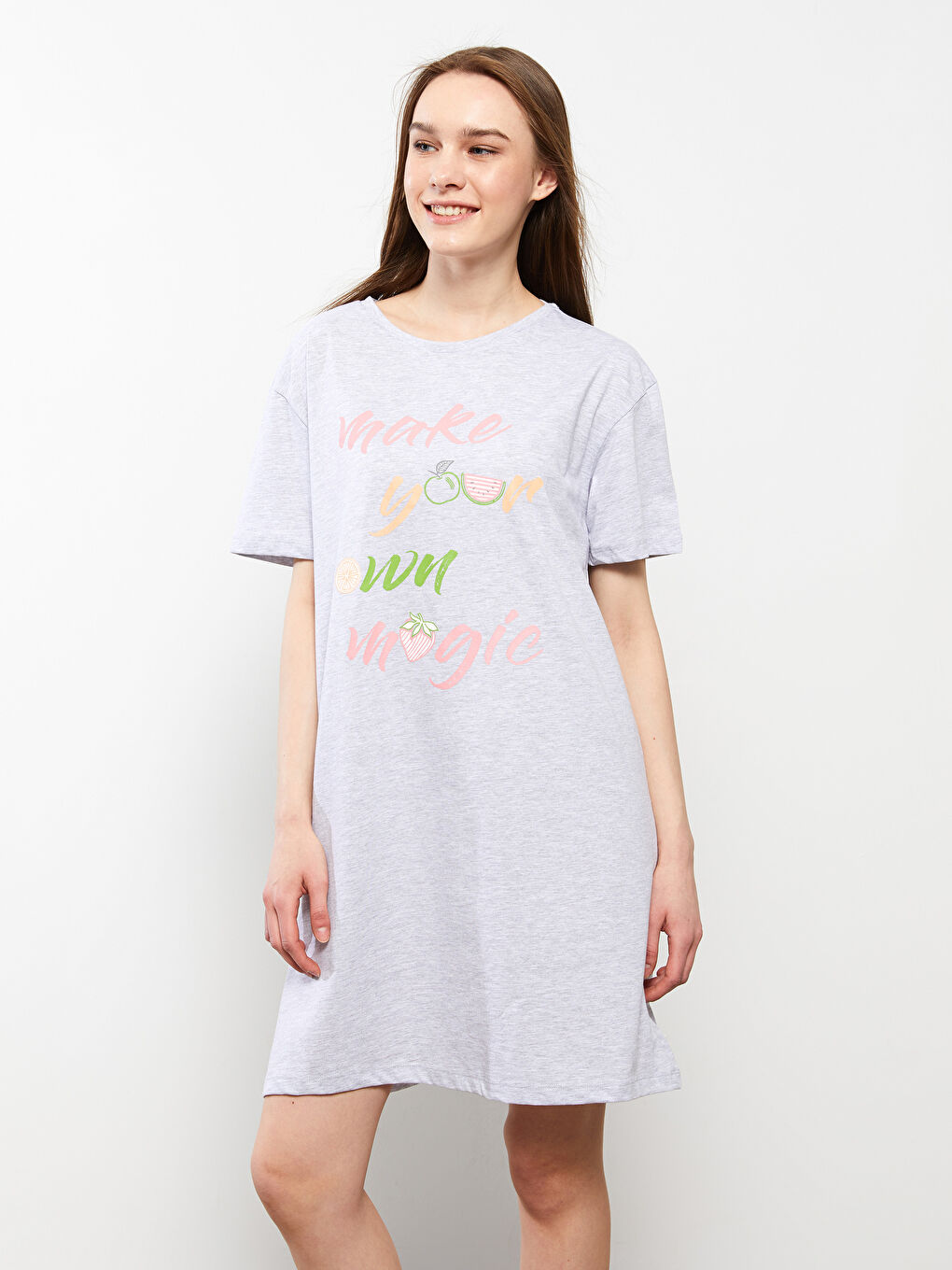 Gri Bisiklet Yaka Baskılı Kısa Kollu Kadın Gecelik