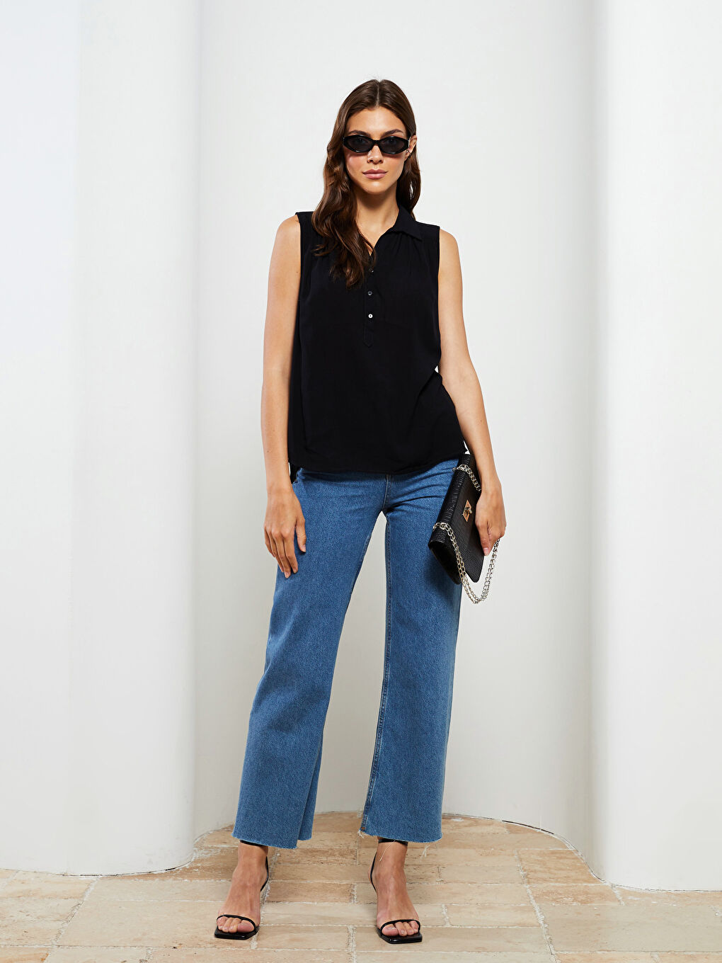 Blouse Sans Manches Froissée Uni Col de Chemise pour Femmes-2