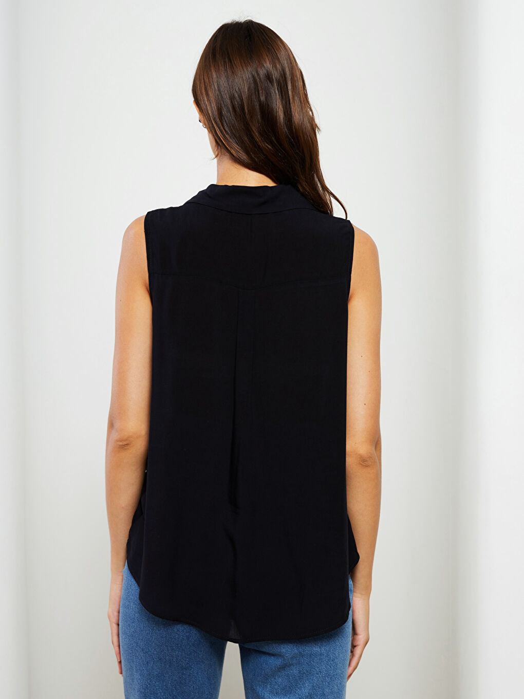 Blouse Sans Manches Froissée Uni Col de Chemise pour Femmes-4