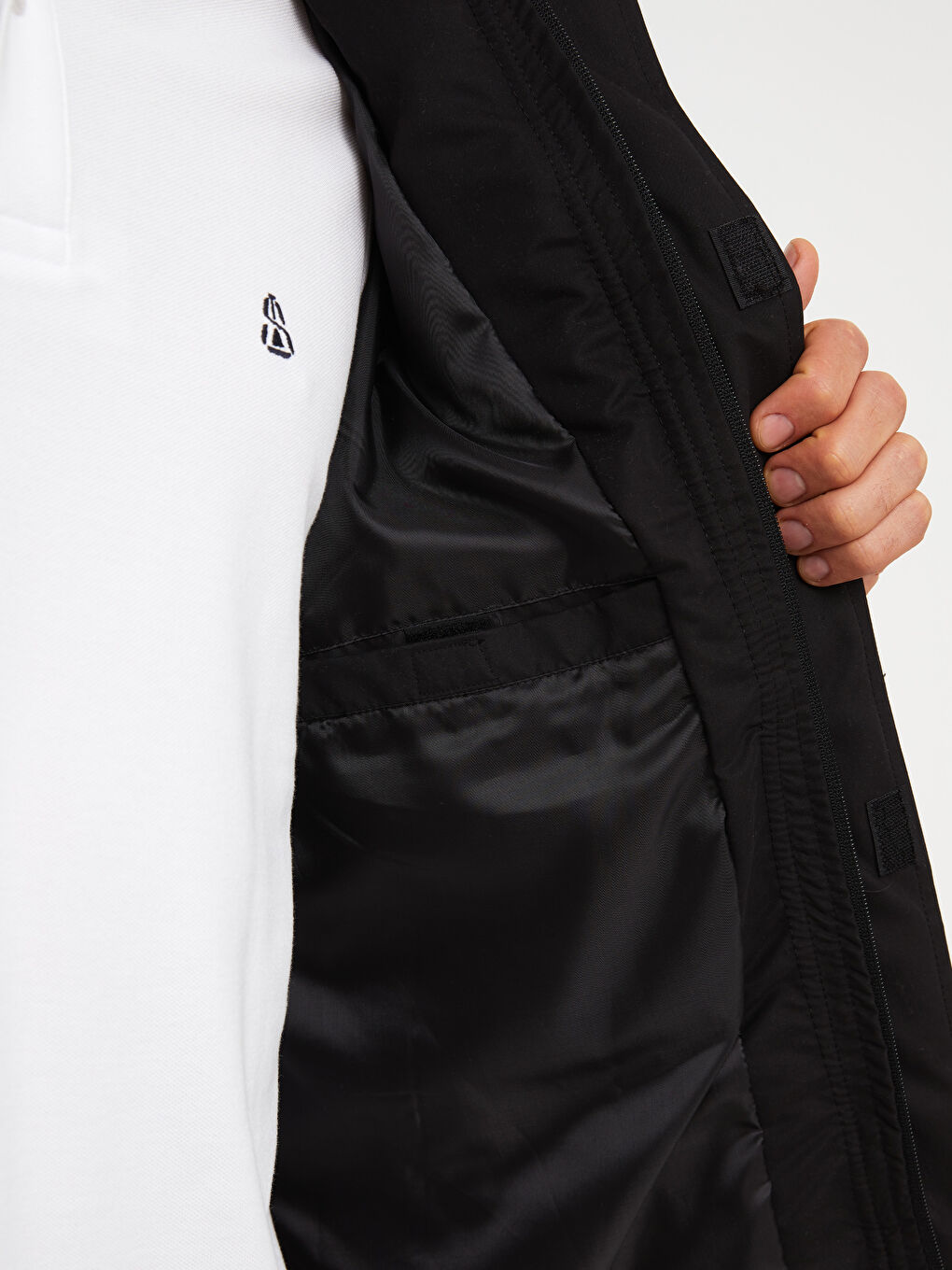 Siyah Standart Kalıp Kapüşonlu Erkek Yağmurluk-3