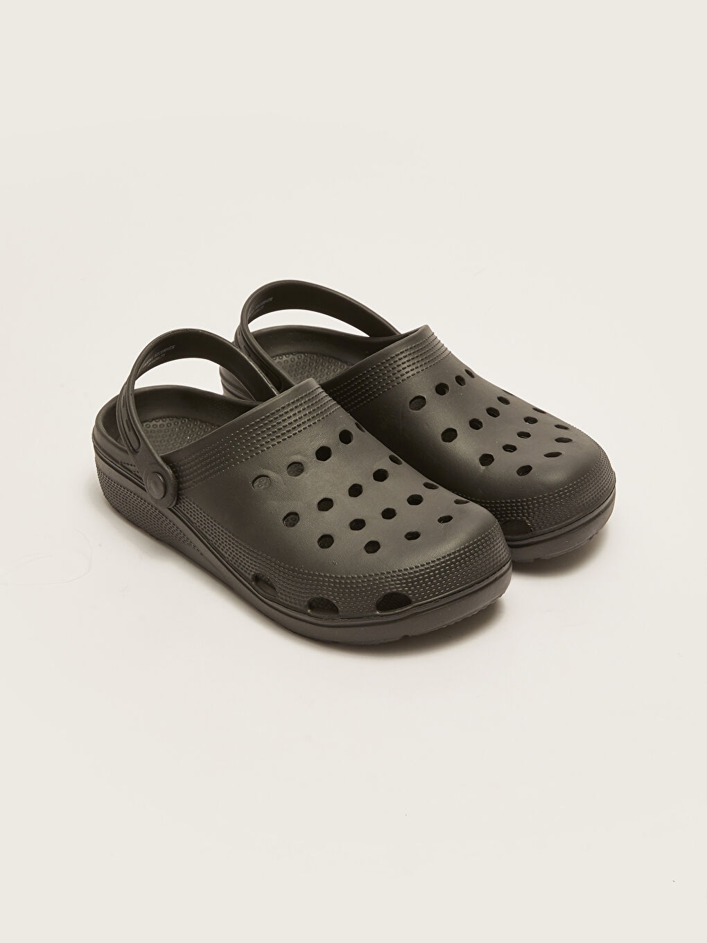 Siyah Düz Delik Detaylı Erkek Sandalet