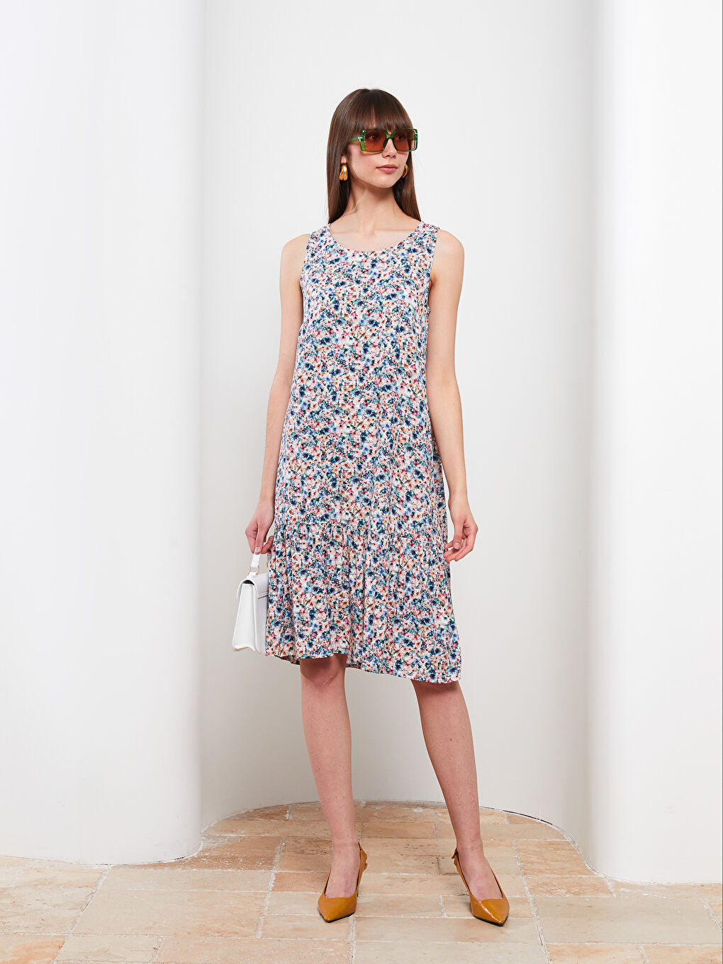 Haljina od viskoze bez rukava sa okruglim izrezom i cvetnim dezenom za žene