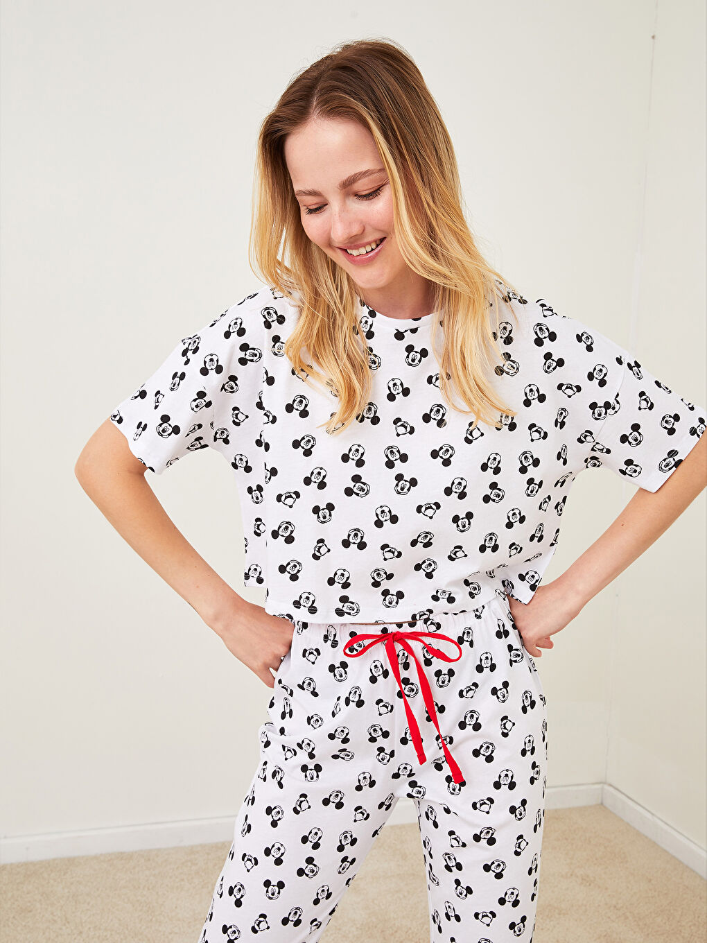 Crew Neck Mickey Mouse Printed Short Sleeve Women's Pyjamas Set -S2HM62Z8-LRA