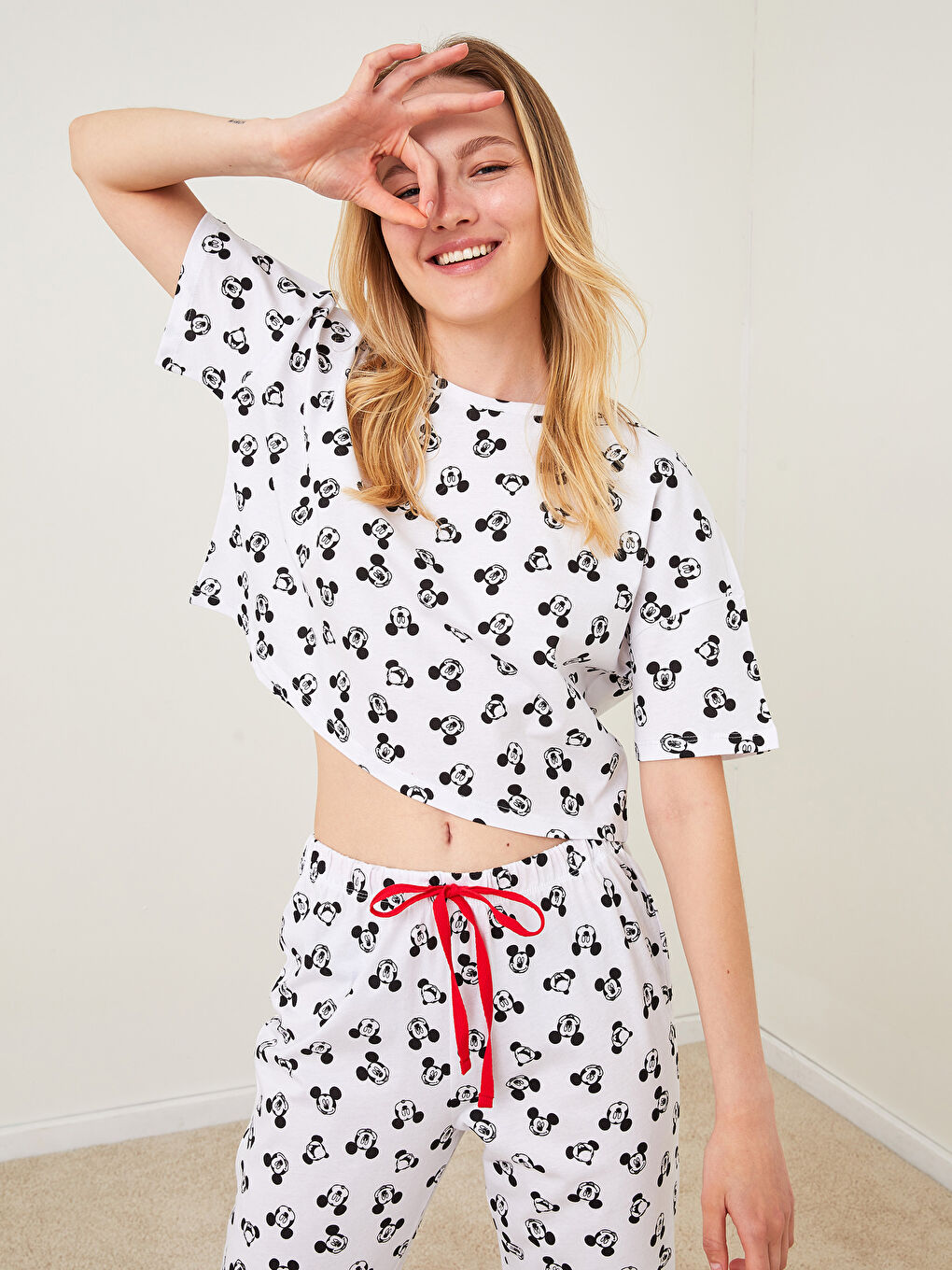 Crew Neck Mickey Mouse Printed Short Sleeve Women's Pyjamas Set -S2HM62Z8-LRA