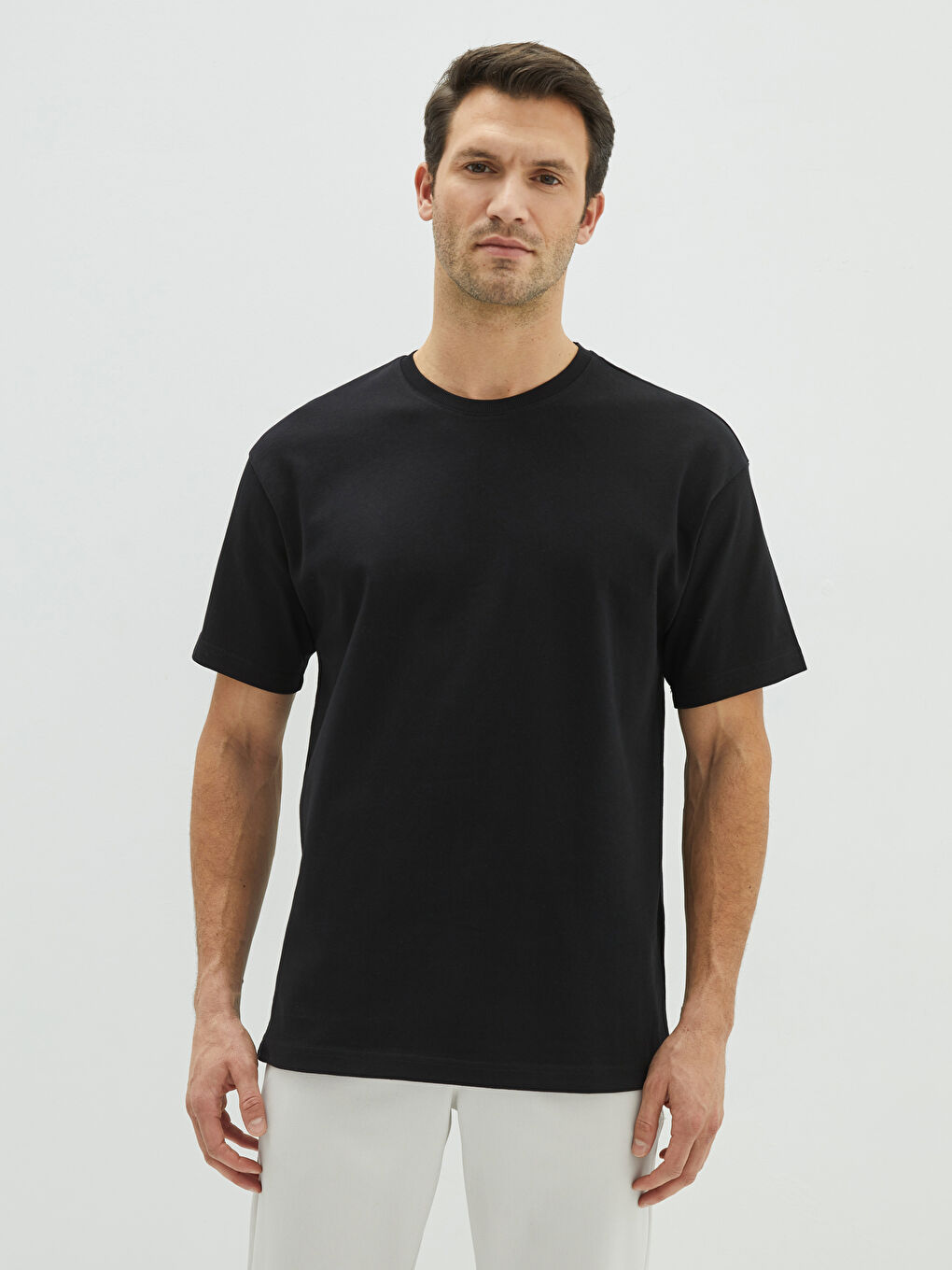 Siyah Oversize Bisiklet Yaka Kısa Kollu Penye Erkek Tişört-1