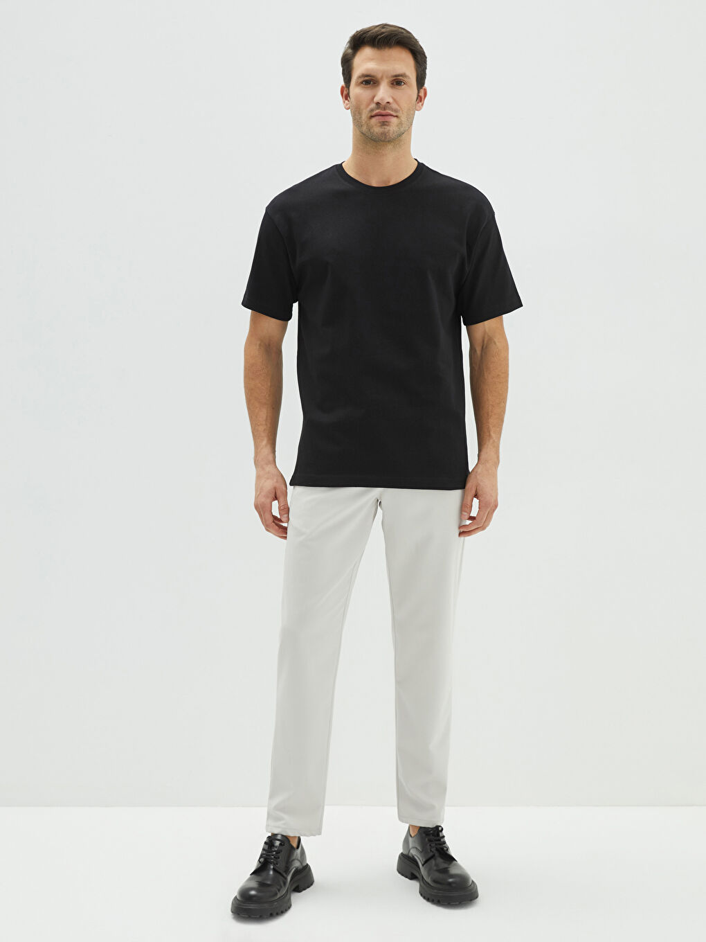 Siyah Oversize Bisiklet Yaka Kısa Kollu Penye Erkek Tişört-2