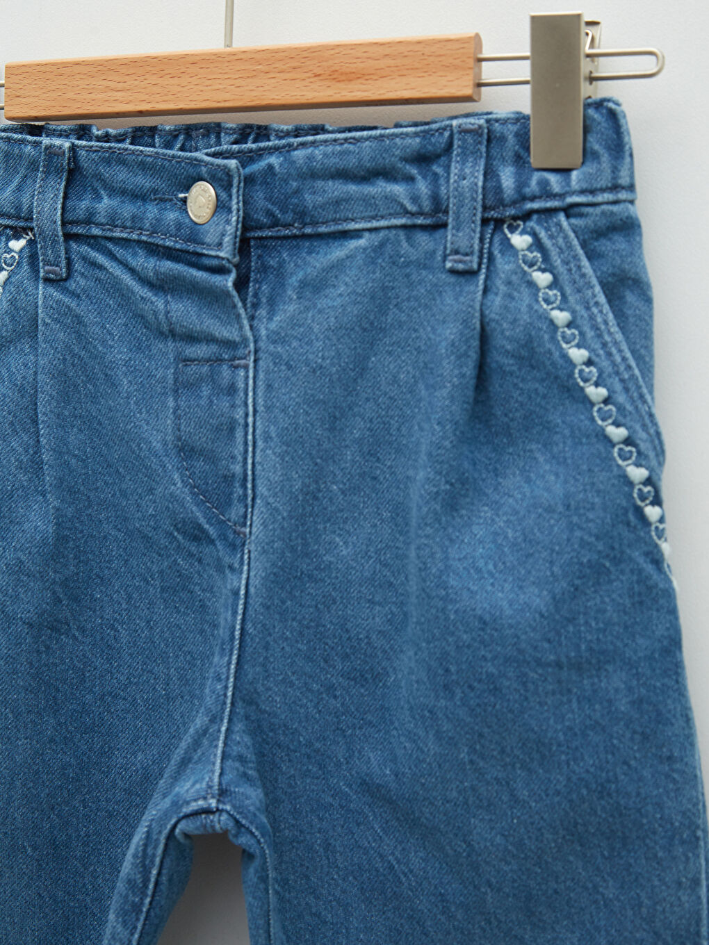 Jean en Denim pour Fille Bébé avec Taille Élastique et Détails Brodés-2