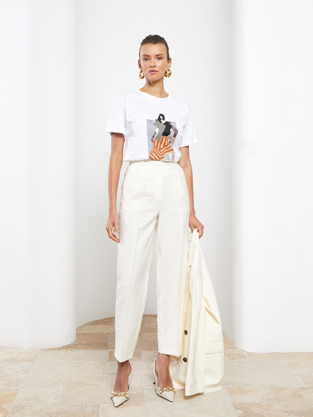 Beyaz Bisiklet Yaka Baskılı Kısa Kollu Pamuklu Kadın Tişört-2