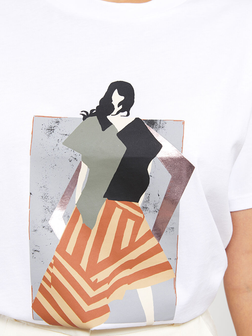 Beyaz Bisiklet Yaka Baskılı Kısa Kollu Pamuklu Kadın Tişört-3