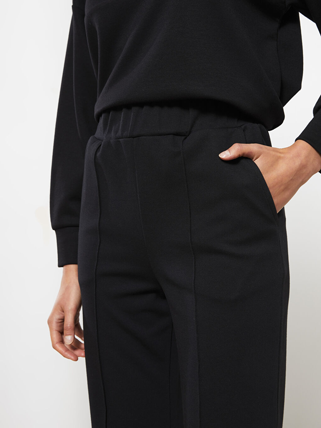 بنطال رياضي بخصر مطاطي وجيوب عادية مفصلة للنساء-3