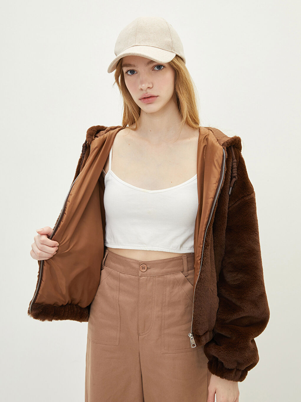 Kahverengi Kapüşonlu Düz Uzun Kollu Pelüş Kadın Mont-2