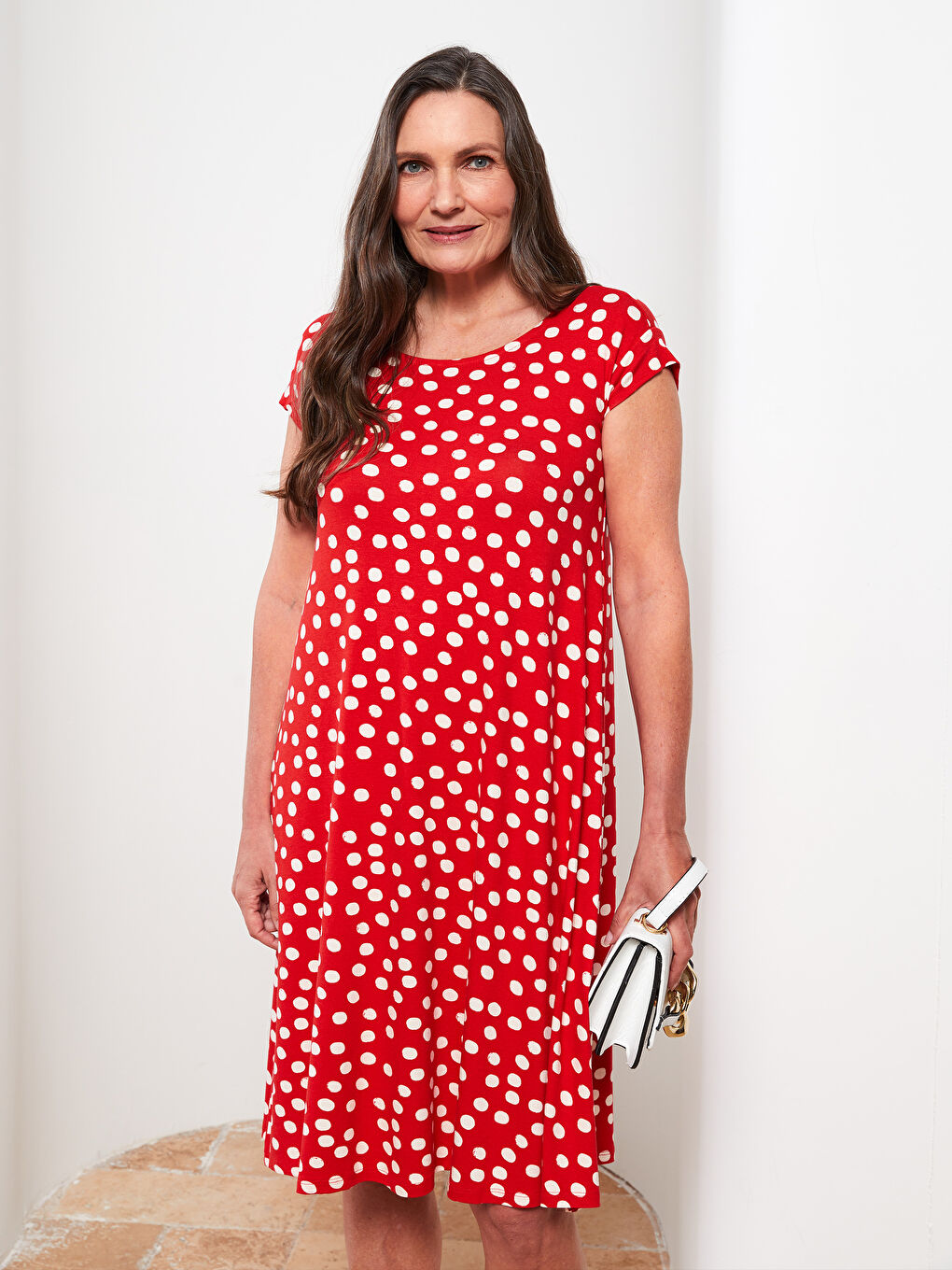 Robe pour Femmes à Pois Col Rond Manches Courtes Coupe A