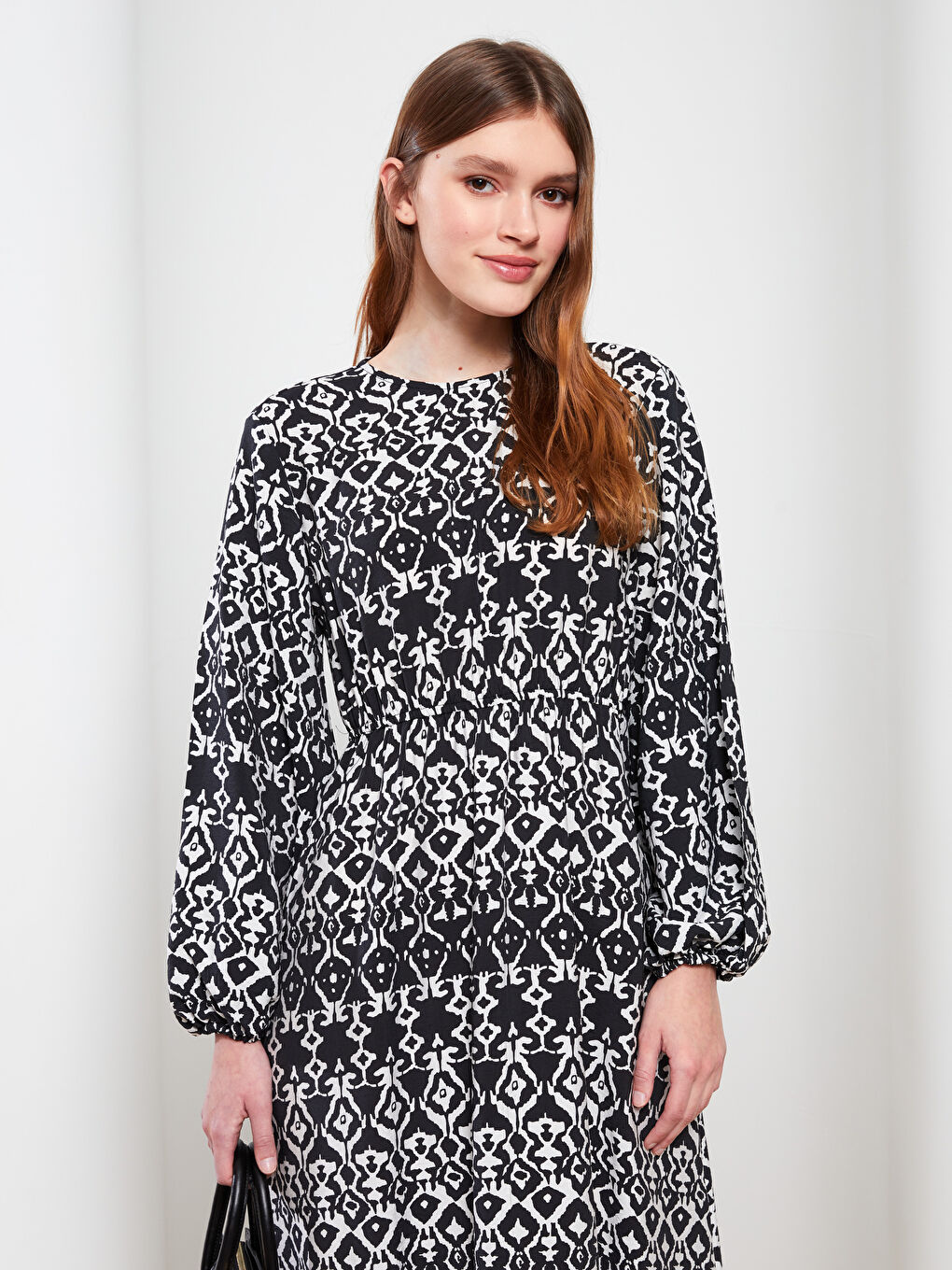 Siyah Bisiklet Yaka Çiçekli Uzun Kollu Kadın Elbise-1