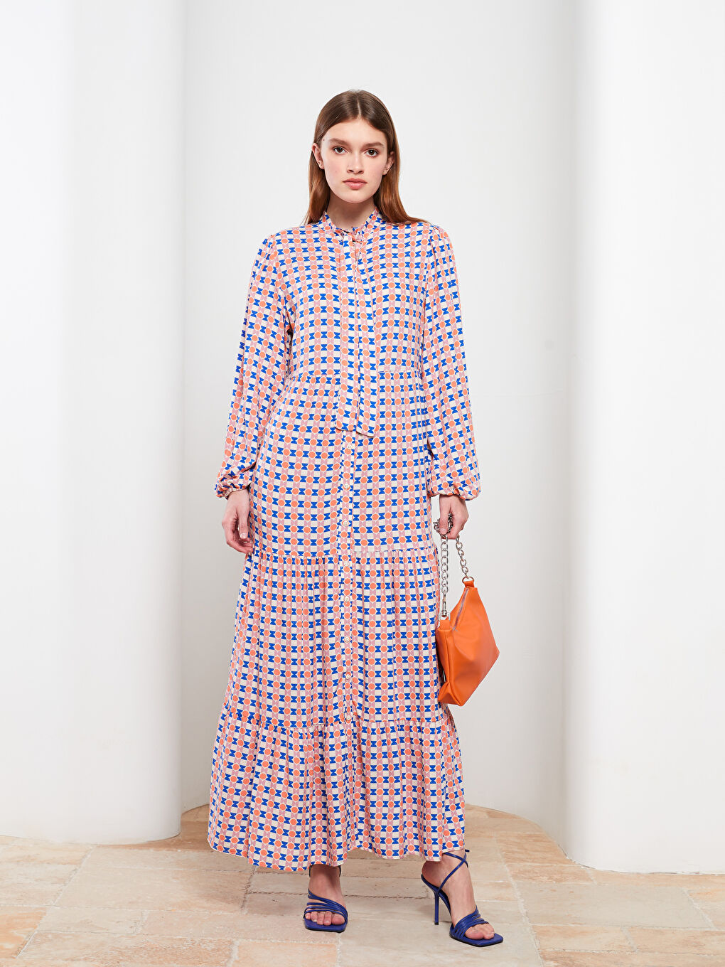 Beyaz Bağlamalı Yaka Desenli Uzun Kollu Viskon Kadın Gömlek Elbise-2