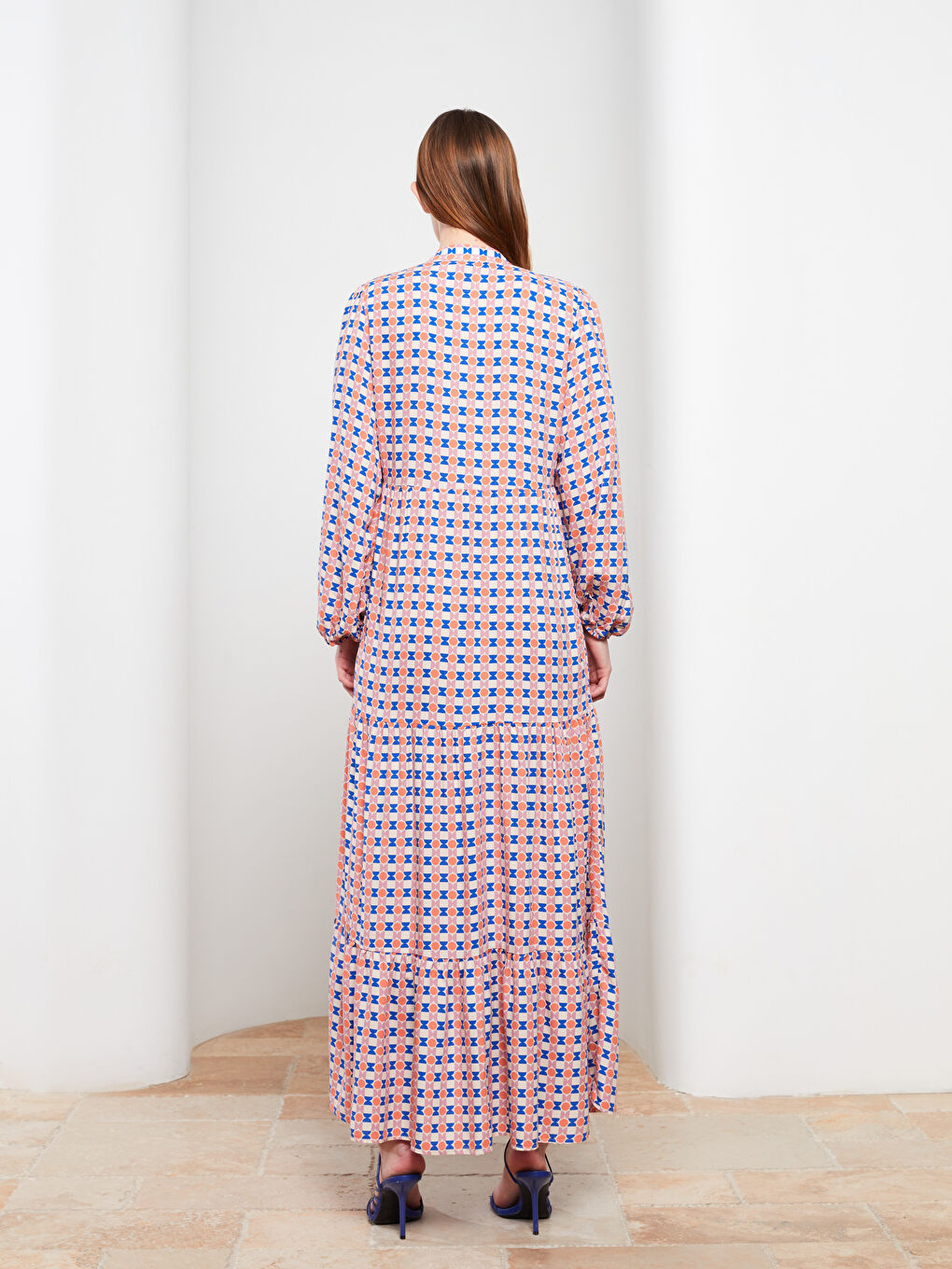 Beyaz Bağlamalı Yaka Desenli Uzun Kollu Viskon Kadın Gömlek Elbise-4